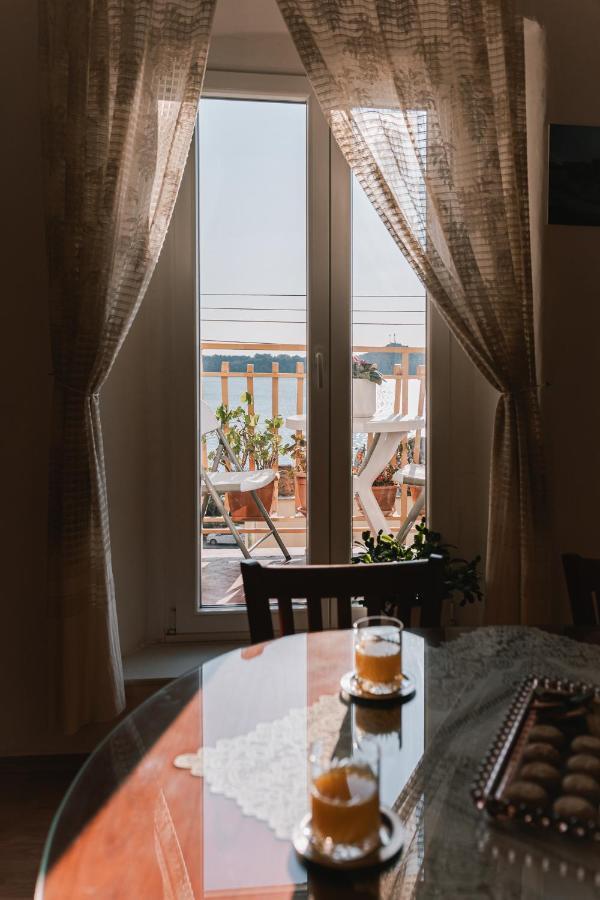 Arya Apartment ชิเบนิก ภายนอก รูปภาพ