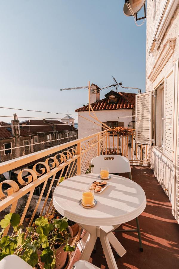 Arya Apartment ชิเบนิก ภายนอก รูปภาพ